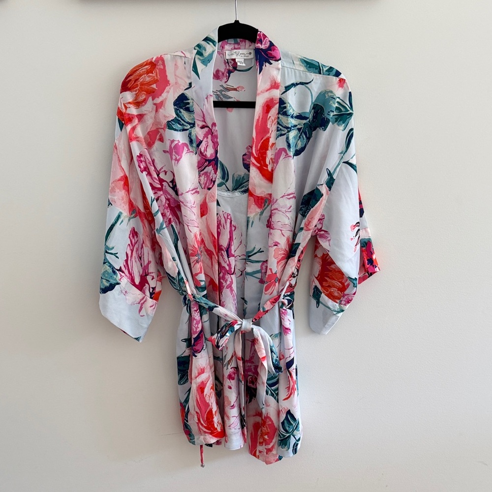 In Bloom By Jonquil Floral Print Satin Wrap & Lace Trim Floral Chemise Set